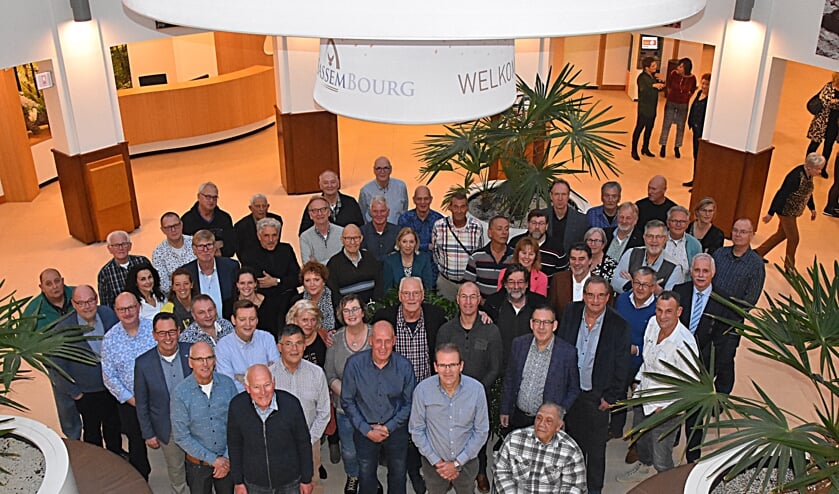 Oude collega's ontmoetten elkaar weer. | Foto: PvK