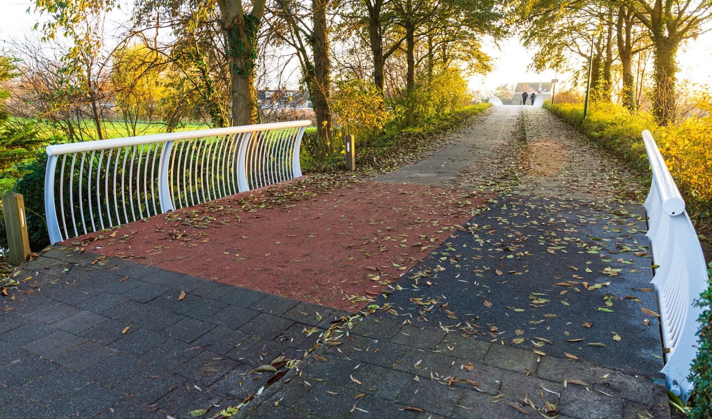 Ook de brug ervoor is opgeknapt.