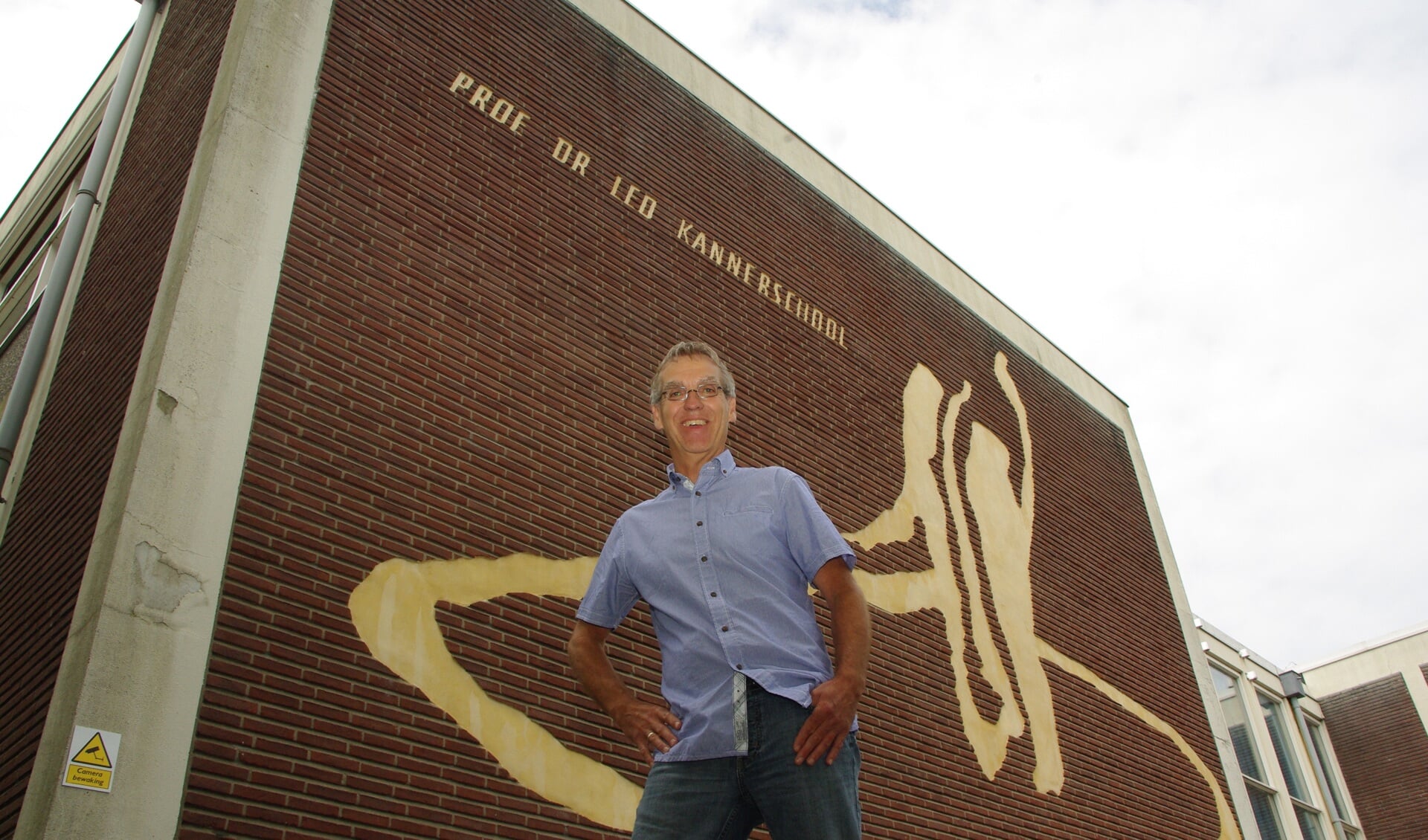 De Prof. Dr. Leo Kannerschool zal van de huidige lokatie aan de Hazenboslaan vertrekken. De huidige directeur, Douwe Splinter, heeft jarenlang geijverd voor een beter schoolgebouw.