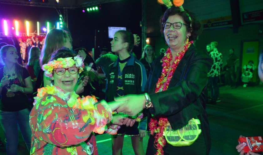 Ook vorig jaar was het een gezellige boel op het Winterfeest in de sporthal van FC Lisse. | Foto's: archief CV de Bokken
