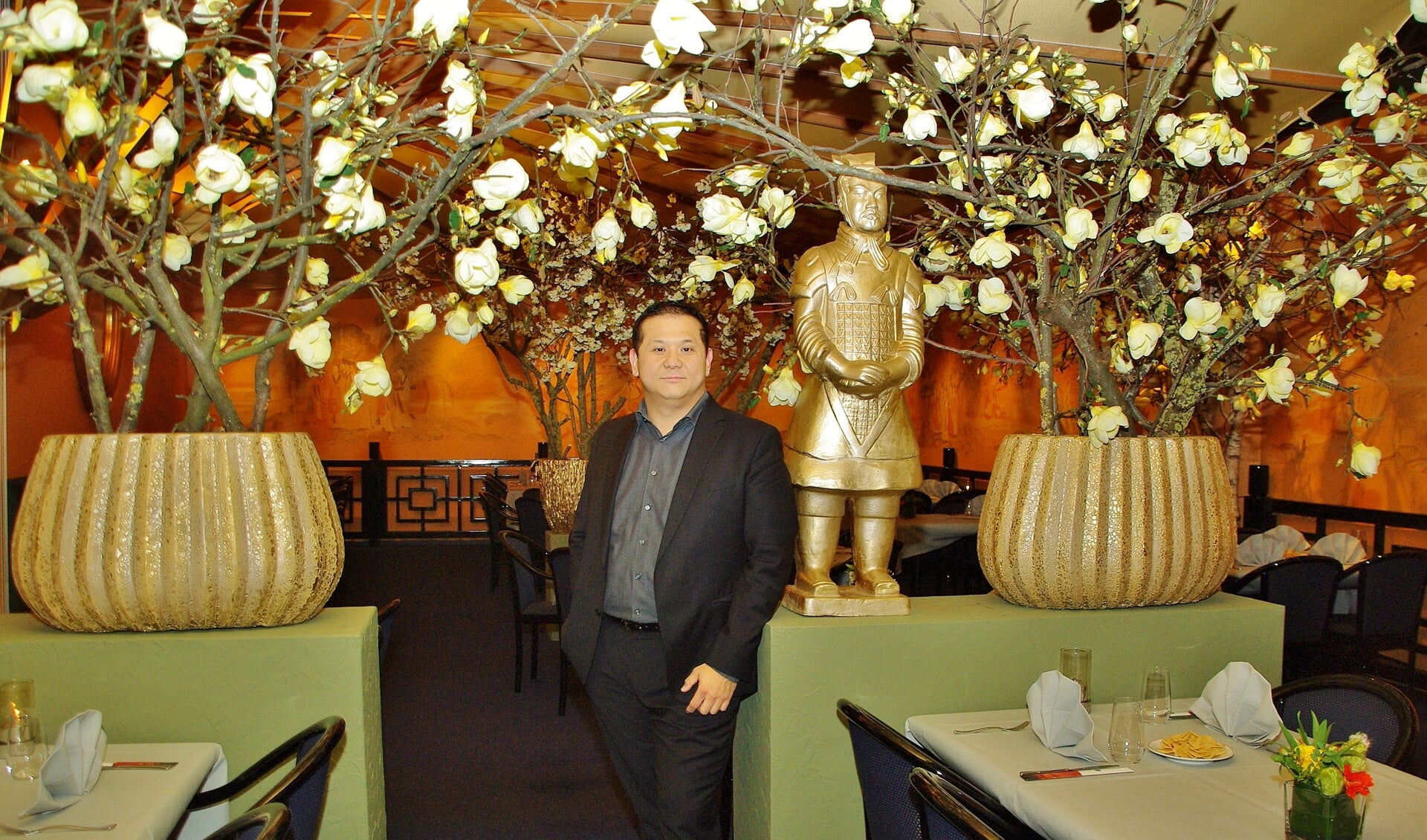 Ka Lun Ip in zijn prachtig vernieuwde restaurant.