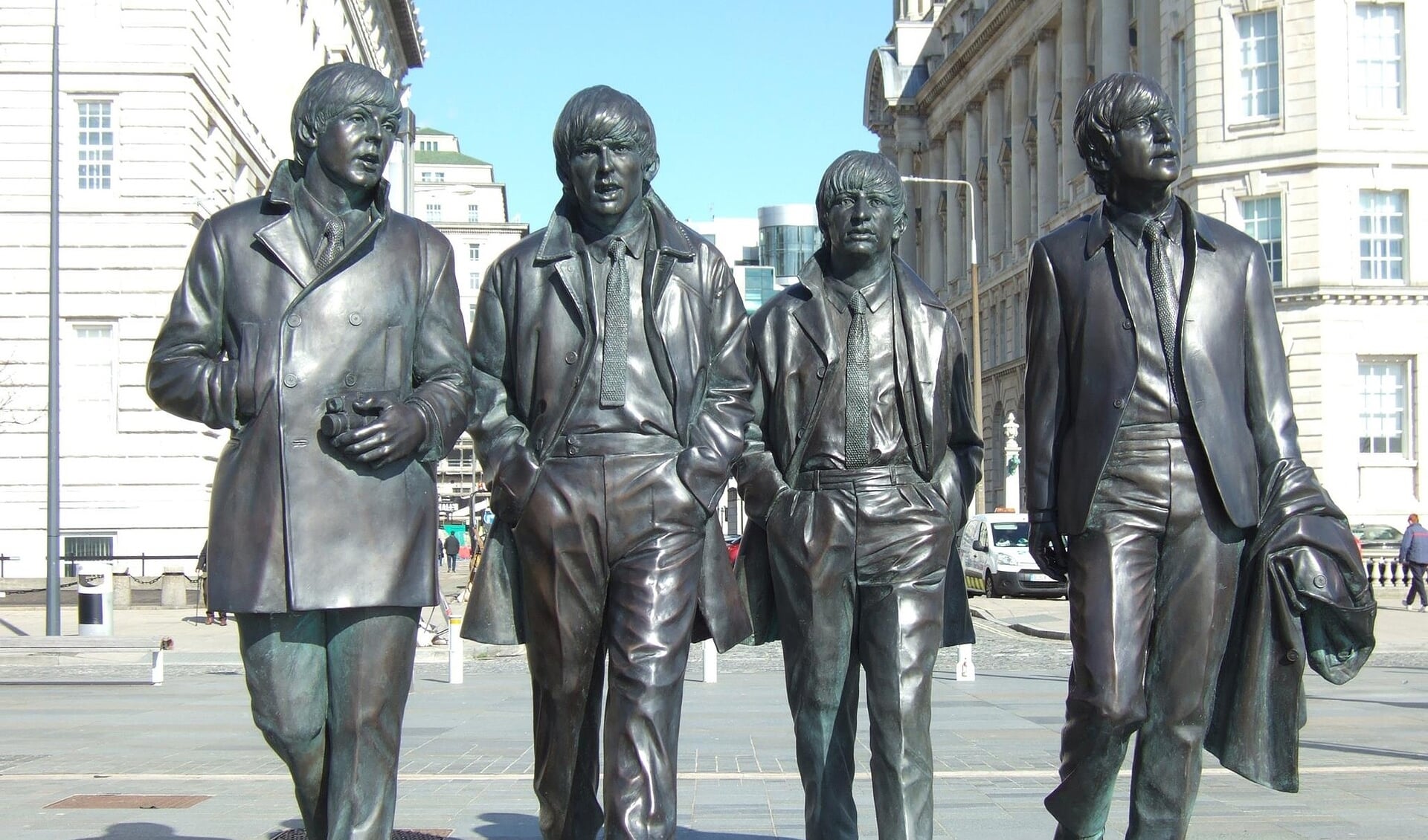 Deze vier heren, vereeuwigd in Liverpool, speelden 55 jaar geleden in Hillegom. Bij deze mijlpaal wordt stilgestaan door middel van een Beatlesdag. | Foto: Pixabay