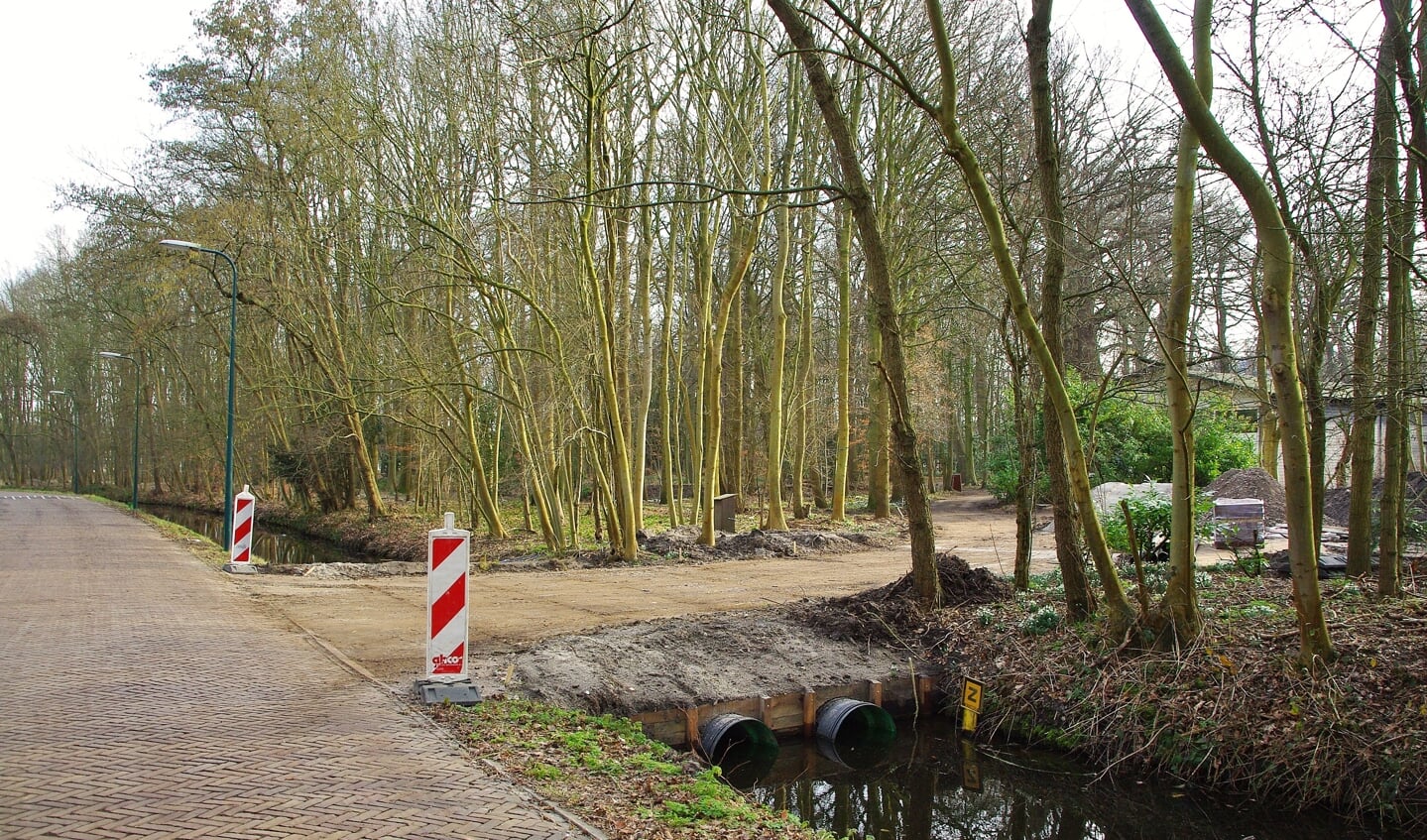 Via de Kwaaklaan is middels een dam een extra uitgang gecreëerd. | Foto Willemien Timmers