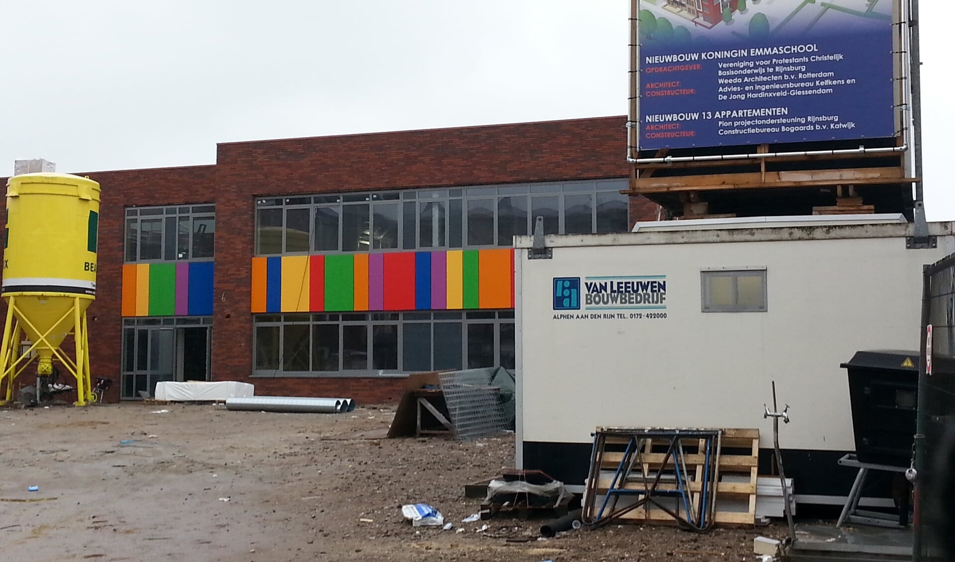 Nieuwbouw Emmaschool in Rijnsburg, waar zowel een school als woningen worden gebouwd.