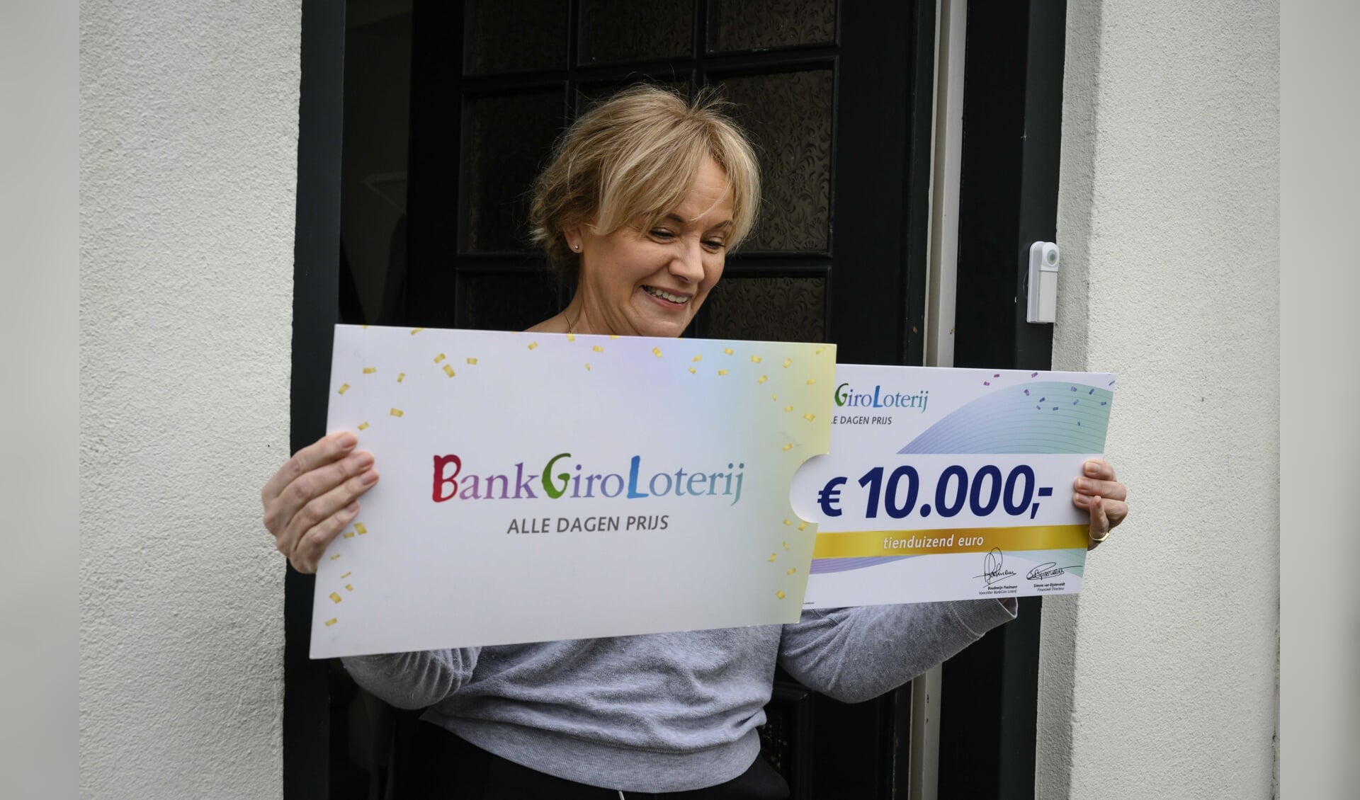 Marianne werd verrast met een cheque ter waarde van 10.000 euro.