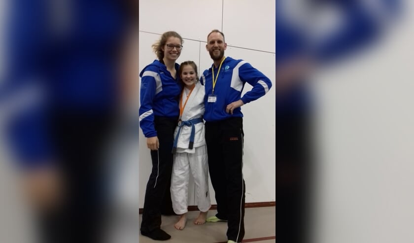 Eva Hornsveld, Myrthe Dekker en trainer Johan Zagers. | Foto: pr.