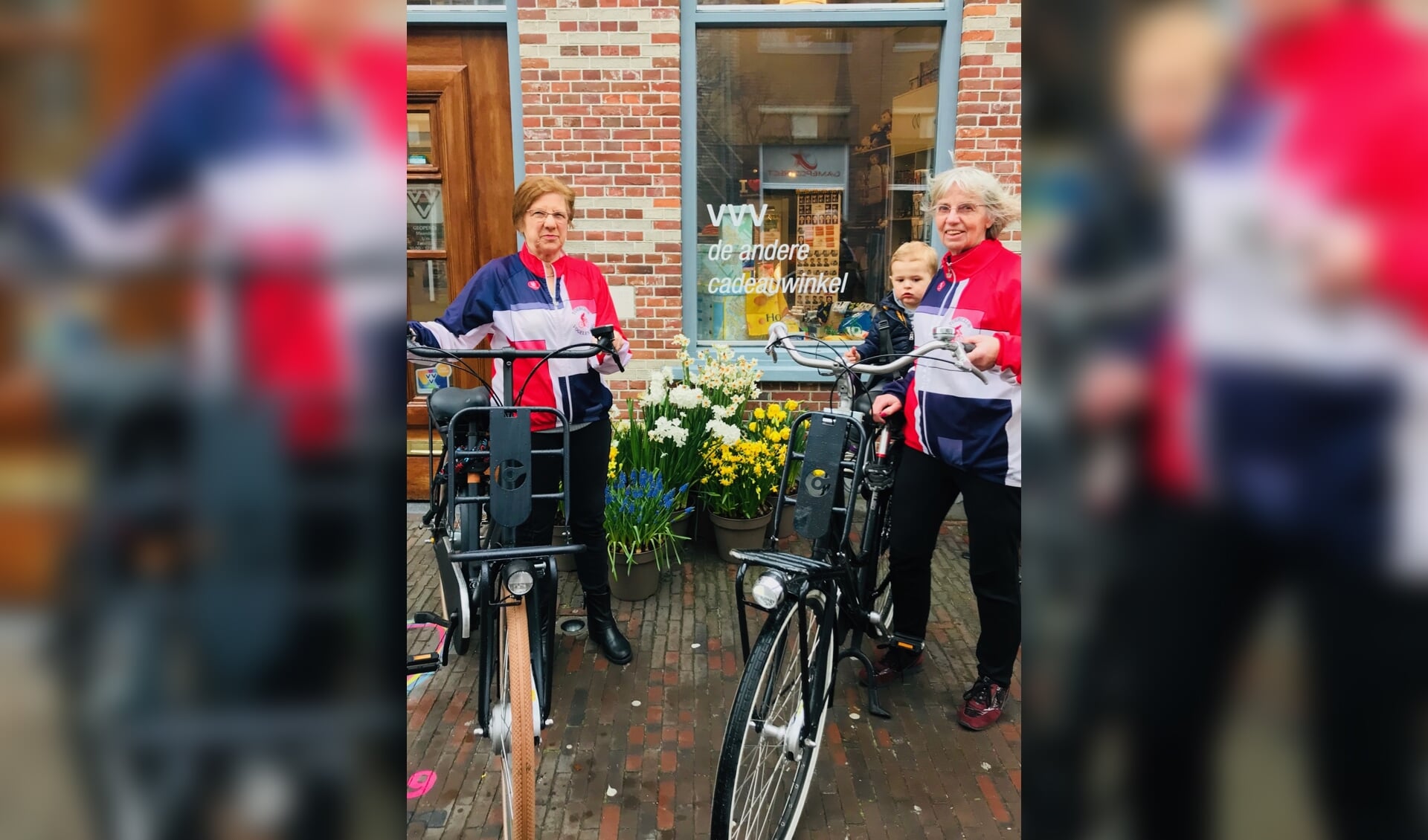 Thea Hulsebosch en Joke van Beek. | Foto: met dank aan de VVV