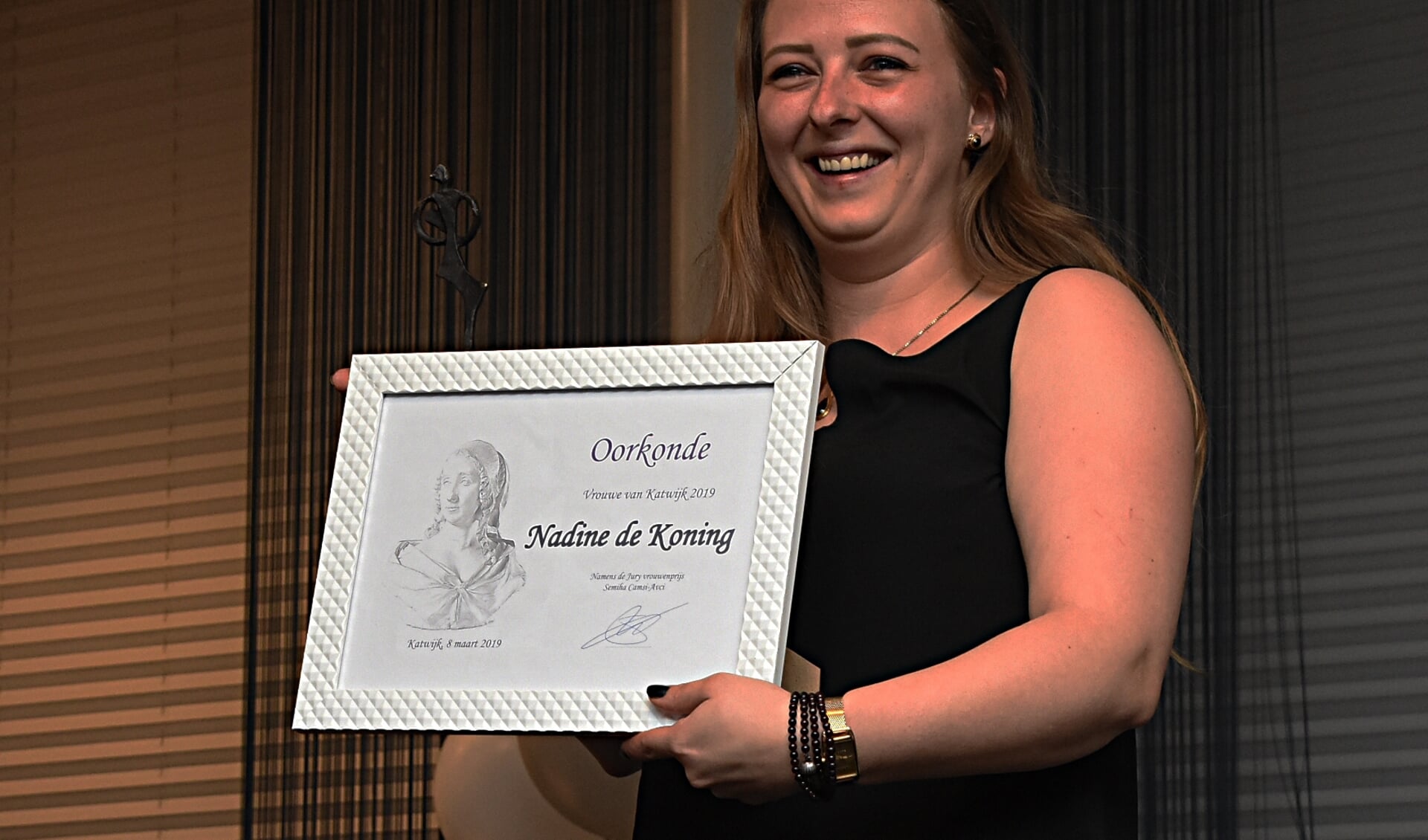 Nadine de Koning werd uitgeroepen tot Vrouwe van Katwijk 2019. | Foto: Piet van kampen