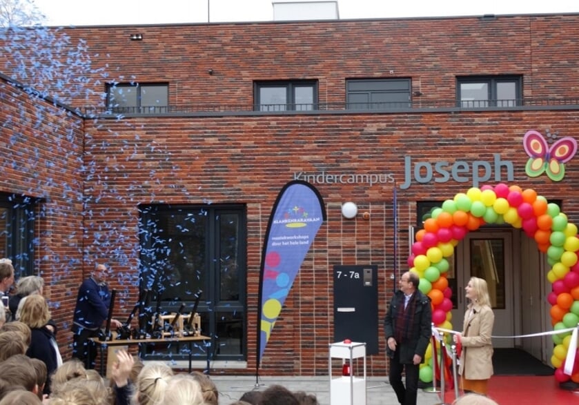 <p>De opening van Kindercampus Joseph aan de Achterweg in 2019. De campus in Lisse maakt deel uit van Sophia Scholen.&nbsp;</p>  