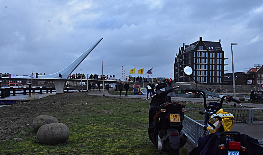 De brug over de Oude Rijn verbindt twee wijken met elkaar. | Foto: pr
