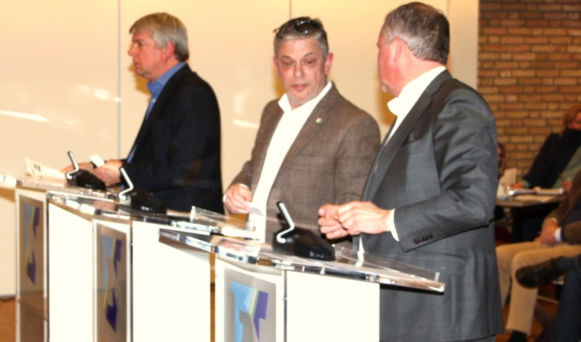 Theo Alkemade (links) verweet Louis Koppel (midden) laster en smaad