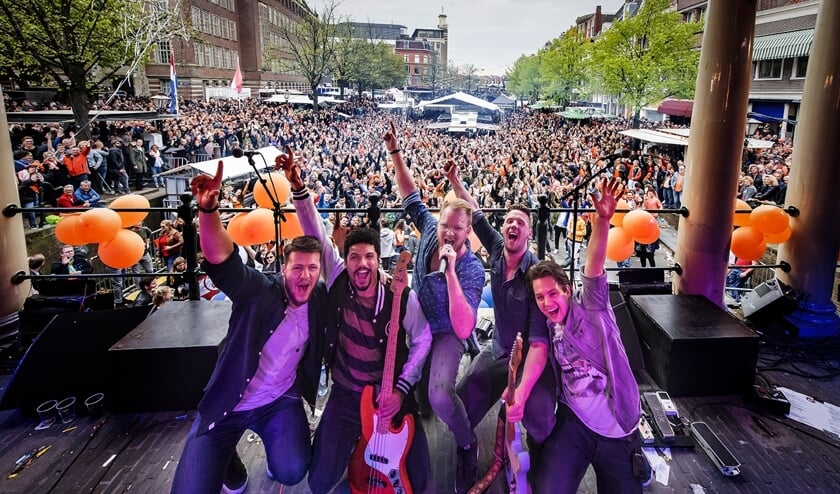 De band in actie. Foto: Coen Bastiaanssen.