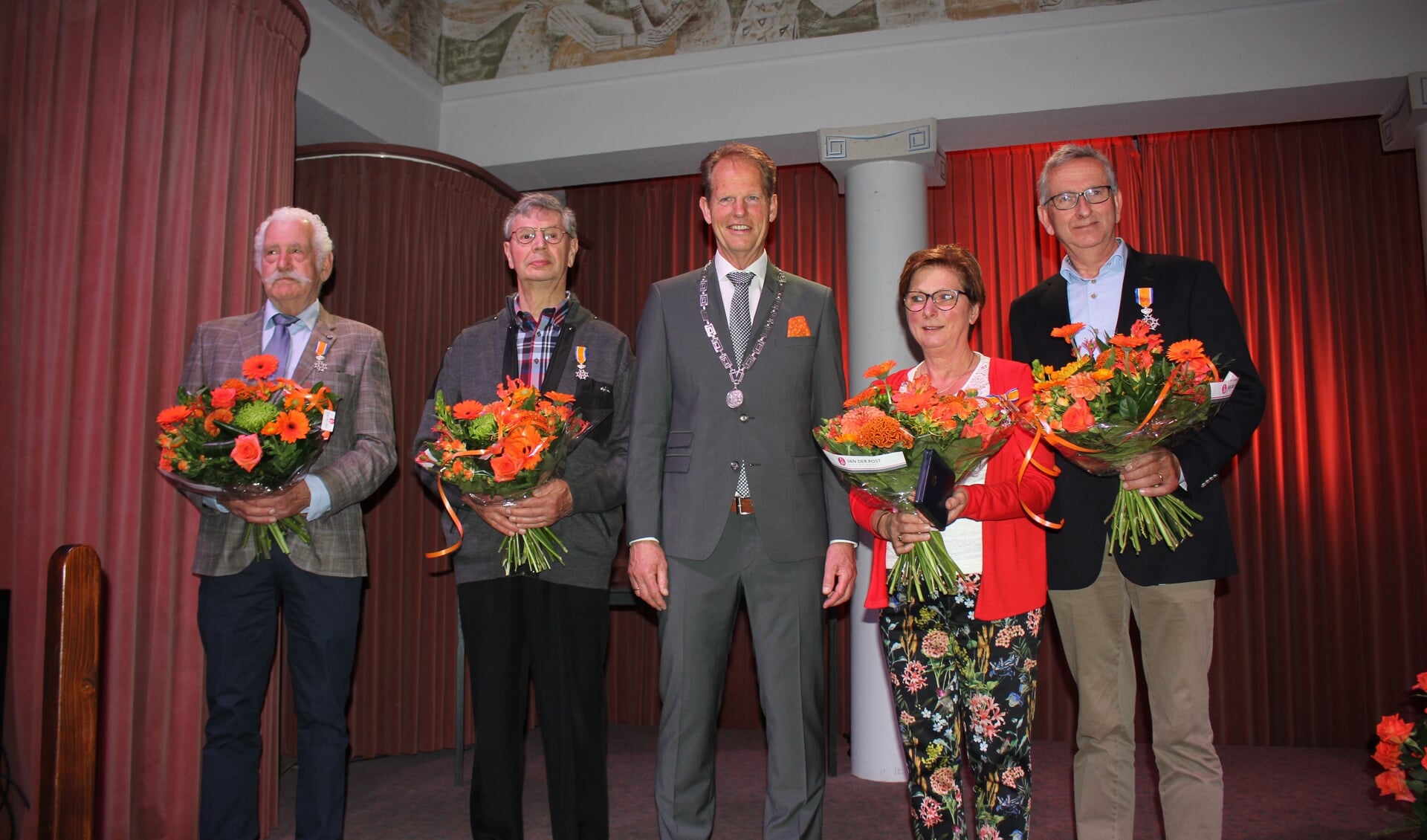 Vlnr: Bert Conijn, Jan van Stijn, Arie van Erk, Ria van der Post en Arnold van Berkel. | Foto: Annemiek Cornelissen