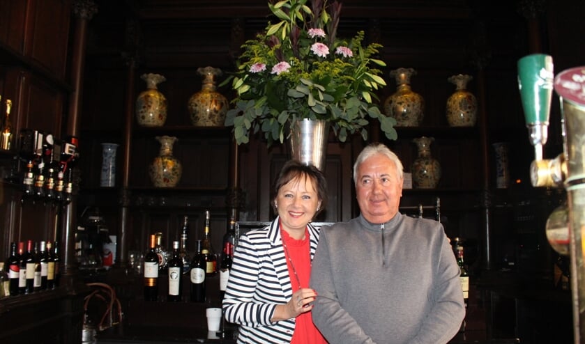 Natasja Mironova met Mario Brandt, eigenaar van Grand-Café restaurant 1e Klas op Amsterdam CS.  