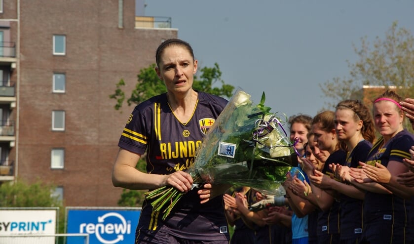 Na de erewissel waren bij veel teamgenoten en coaches tranen te zien.