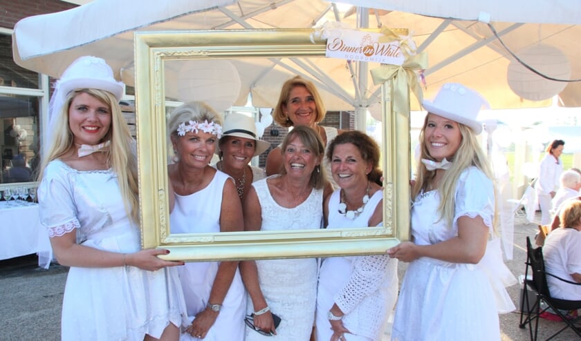 Met ‘Dinner in white’ gaat het heel duidelijk om wit in alle toonaarden. | Foto: WS