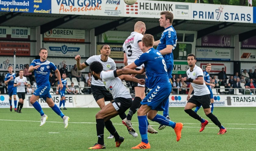 Tom Duindam in kopduel. | Foto: Johanna Wever