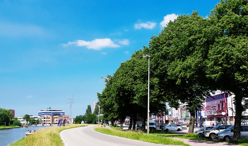 Vooral de strook langs de Zijl leent zich voor woningbouw.
