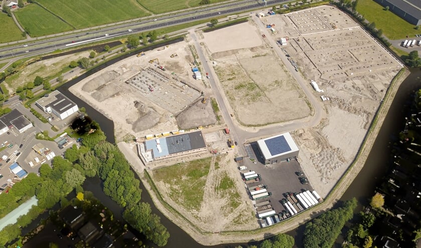 De Boeg begint vorm te krijgen, dat is vanuit de lucht goed te zien.