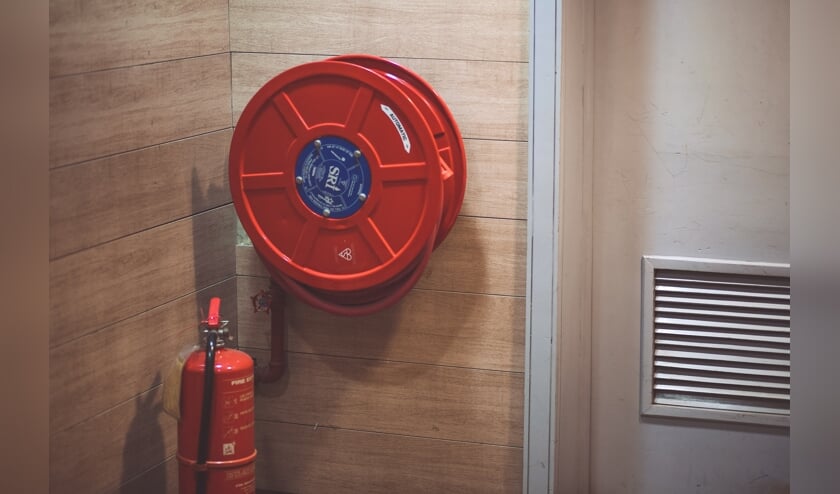 De brandweer controleert onder meer of er brandblussers aanwezig én gekeurd zijn.
