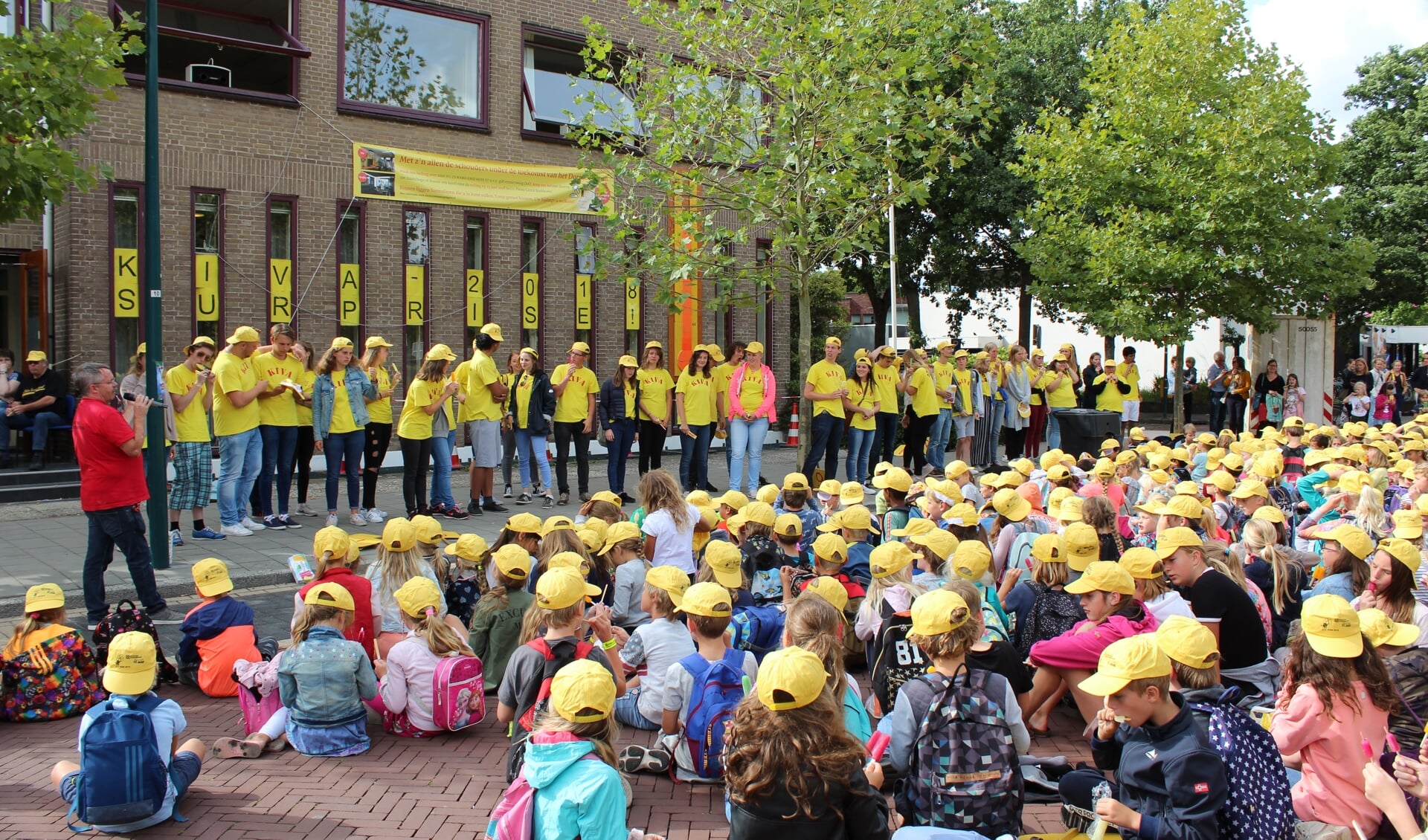 Dankzij de inzet van tientallen enthousiaste vrijwilligers is het mogelijk om de Kindervakantieweek in Oegstgeest te verzorgen. Aanmelden is voor leiding nog mogelijk via www.st-evenementen.nl of 071-5171540.