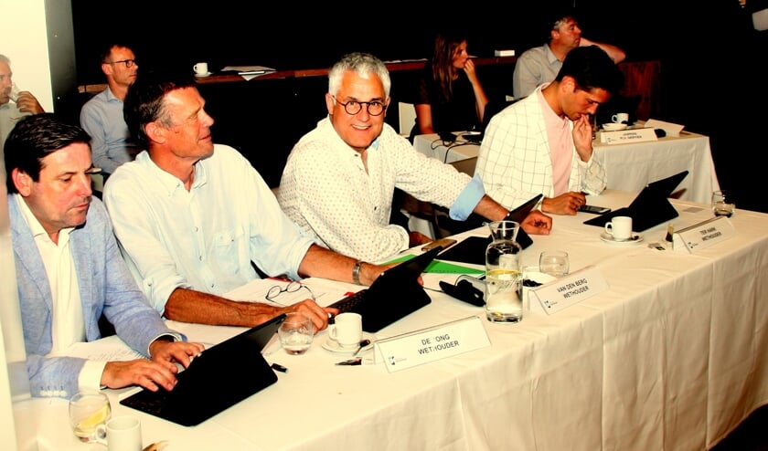 De wethouders beluisterden de wensen en ideeën van de gemeenteraad. | Foto: WS