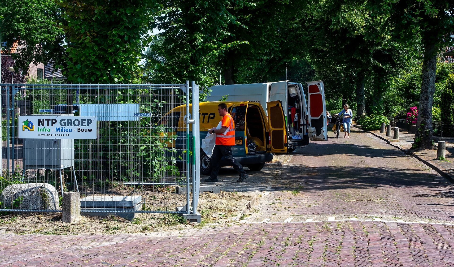 Woensdag 17 juli is de stalen groene keet met de saneringsinstallatie aan de Hoogmadeseweg verwijderd. 