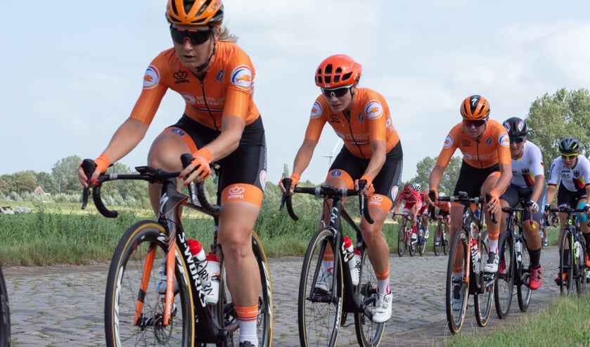 Wielrennen wordt ook door veel vrouwen beoefend. Velocity Ladies Lisse probeert vrouwen te enthousiasmeren voor deze sport.