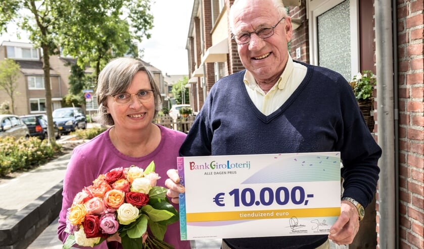 Jan en Mieke met hun prijs.