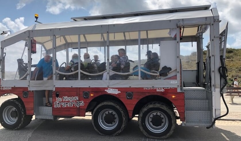 Met de strandrups kunnen ook minder validen genieten van een middagje strand. | Foto: PR