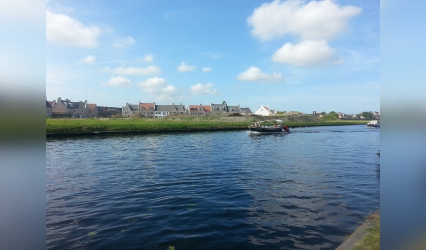 In De Horn langs het kanaal zijn appartementen gepland. | Foto: CvdS.