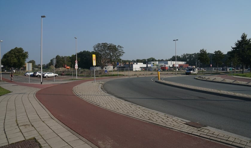 De voorrangssituatie op de kruising Ericalaan - Willem-Alexanderlaan - Mauritssingel blijft zoals die nu is.
