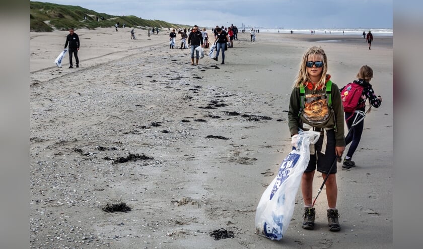 Afgelopen dinsdag werd het strand tussen Wassenaar en Noordwijk schoongemaakt.