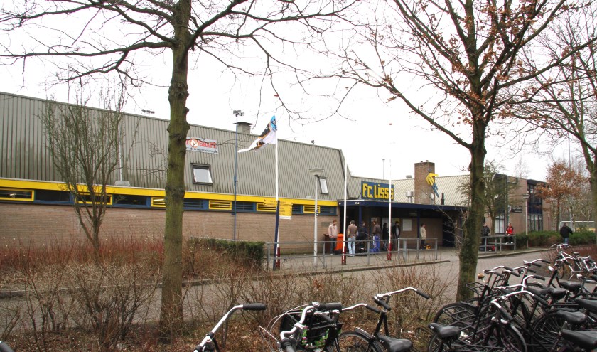 Voorlopig moet Lisse het nog even met deze sporthal doen.