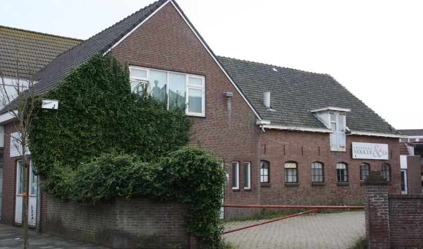 Ontwikkeling van voormalig drukkerij Dekker is opnieuw onderwerp van strijd tussen de gemeente en Bever.