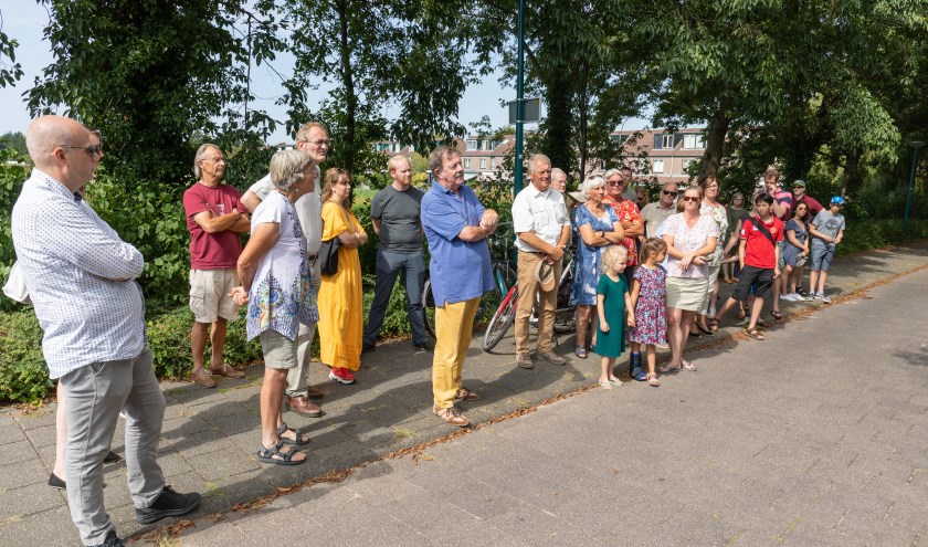 Ton Kohlbeck luistert aandachtig naar opmerkingen van voor- en tegenstanders.