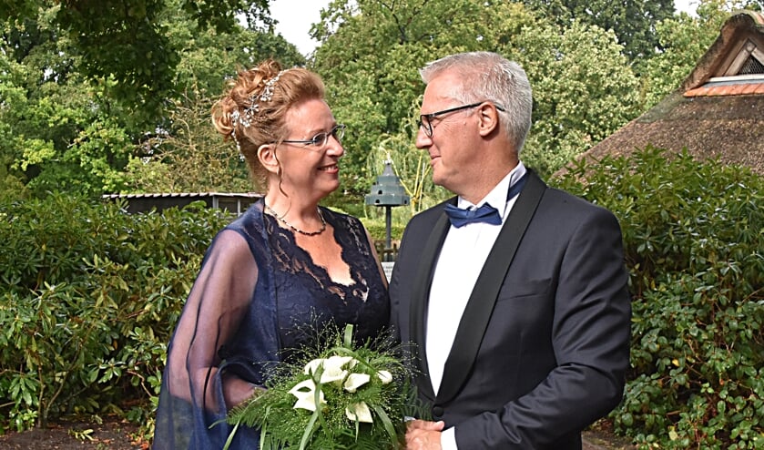 In hun nieuwe, prachtige nestje in Voorhout blikt het kersverse bruidspaar terug op een hele mooie dag. | Foto: PvK