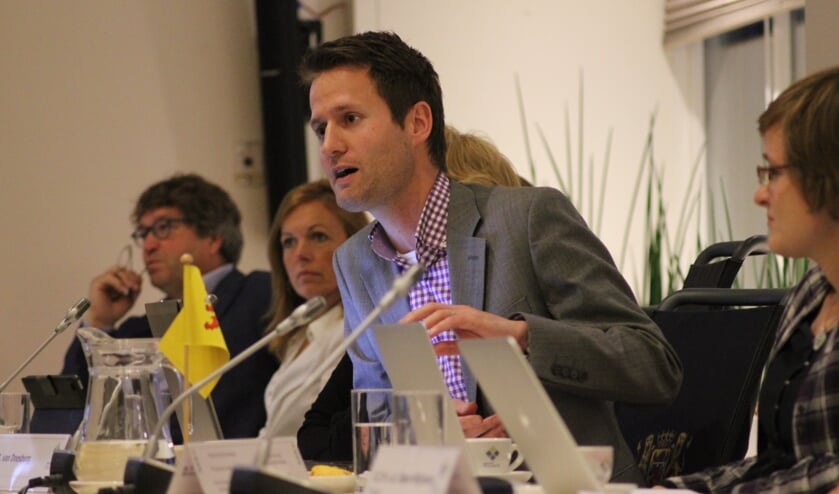 Joost van Doesburg in het debat. Hij verlaat de gemeenteraad. | Foto: archief