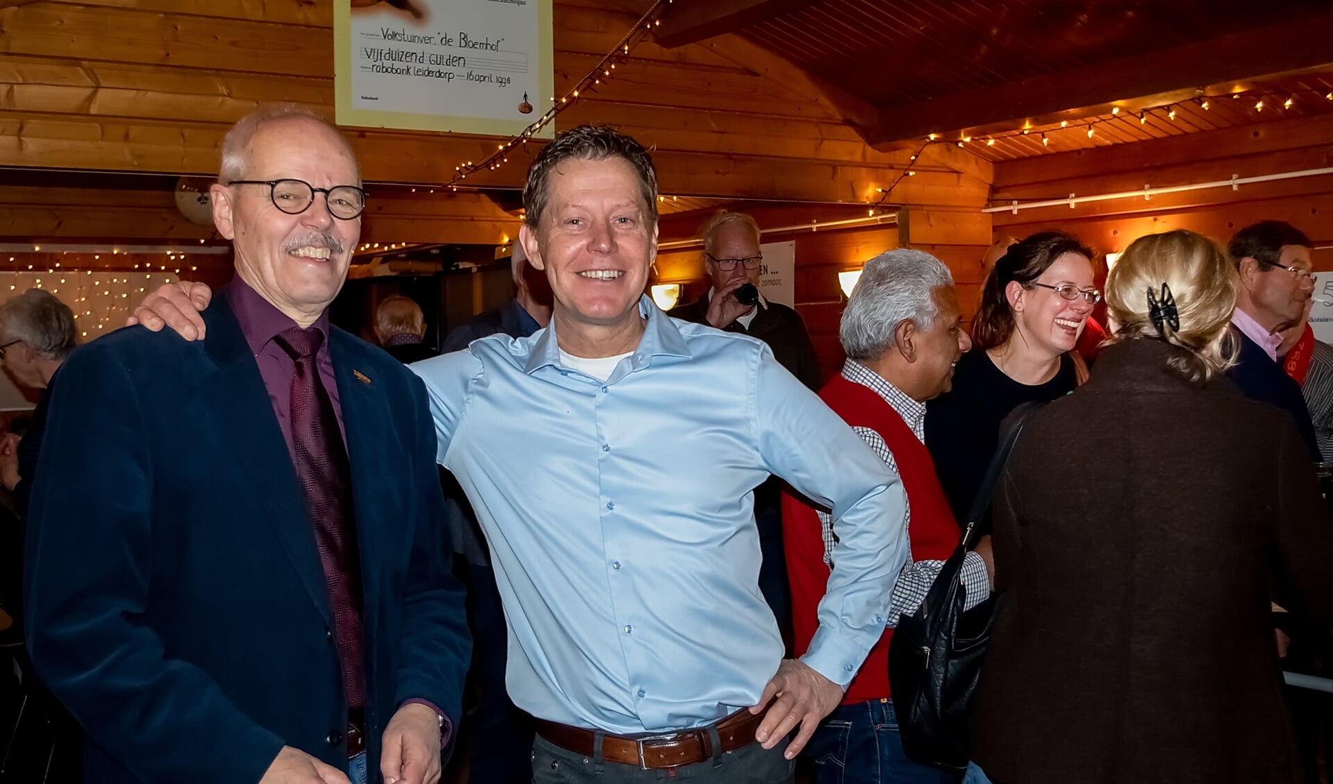 Voormalige voorzitter Joop van Huut (links) en nieuwe voorzitter Rob Jansen van De Bloemhof.