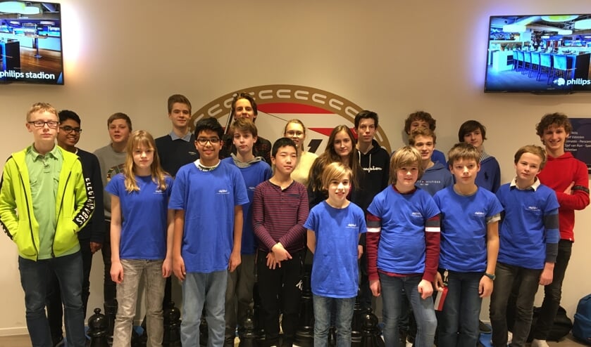 Alle spelers van de vijf teams van het Stedelijk Gymnasium Leiden. | Foto: PR
