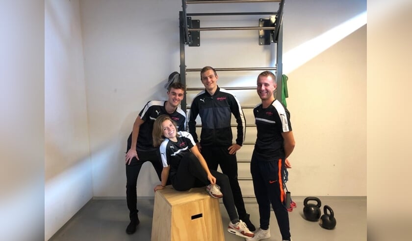 Emma, Luuk, Max en Mike zijn studenten Sportkunde. | Foto: pr