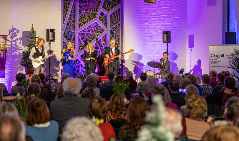 De grote belangstelling voor OegstLeest laat zien dat er behoefte is aan mooie culturele evenementen in Oegstgeest.