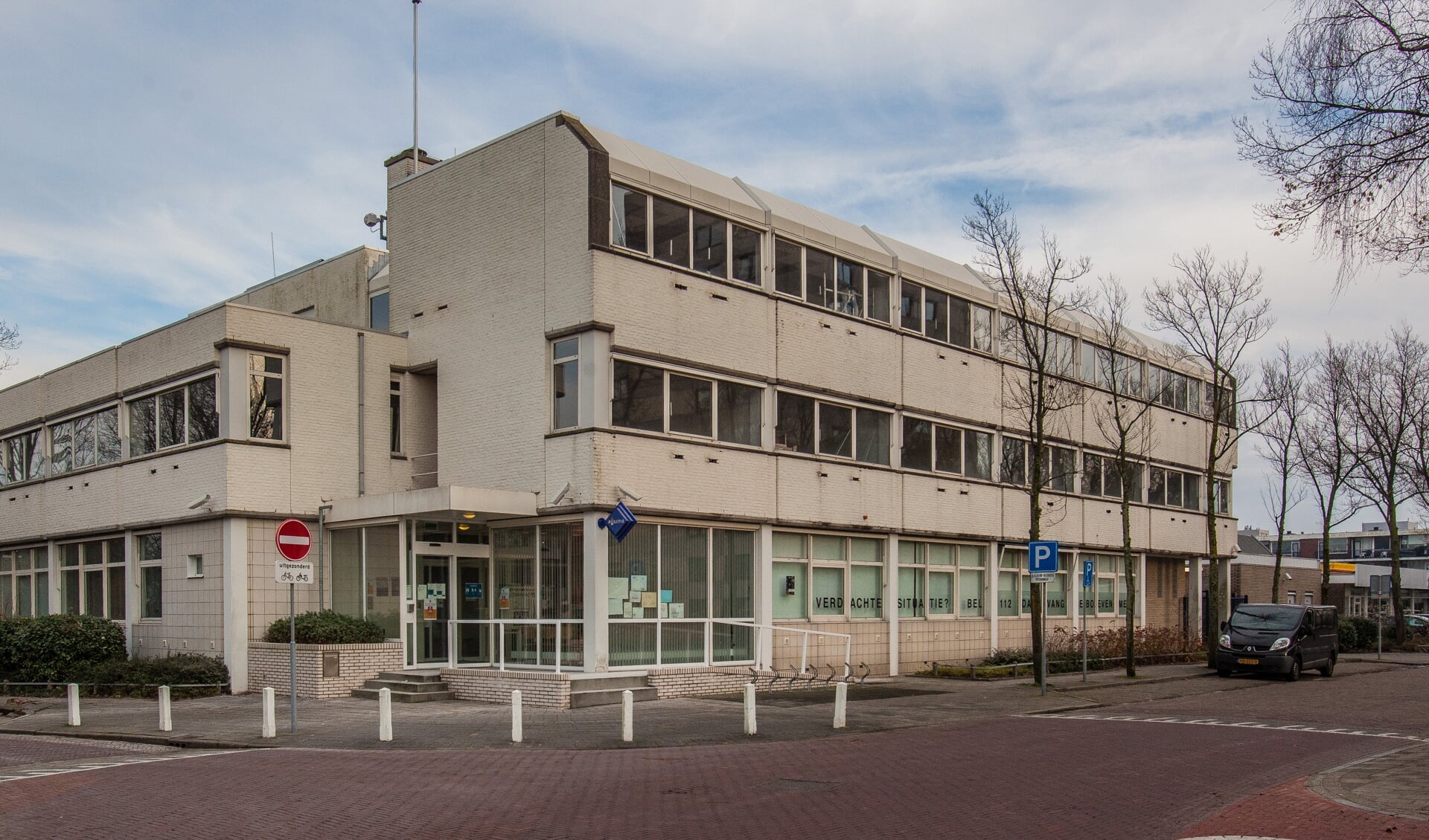Het Katwijkse politiebureau wordt de thuisbasis van team Bollenstreek-West. | Foto: Adrie van Duijvenvoorde