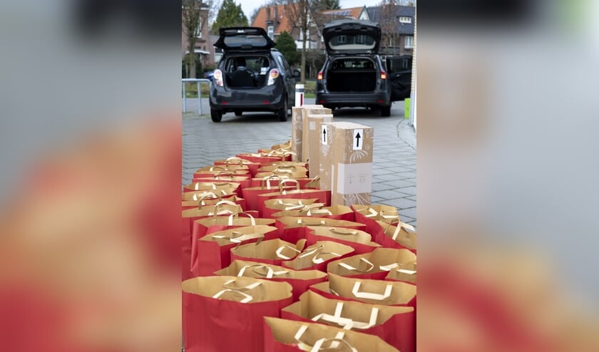 Aandacht voor elkaar Oranjevereniging en Horeca Sassenheim.