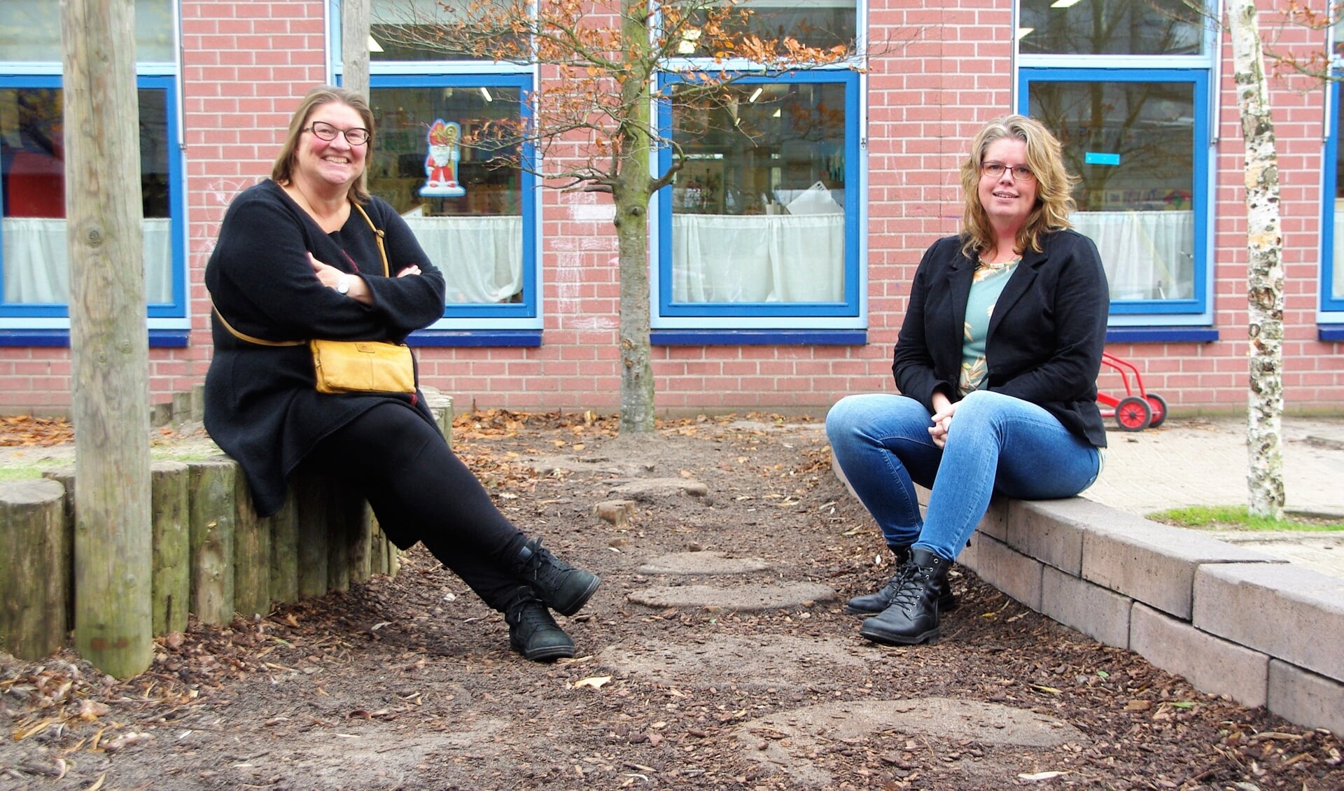 Annette ter Haar en Natasja van Essen zijn vol overtuiging geswitcht naar het onderwijs. | Foto Willemien Timmers