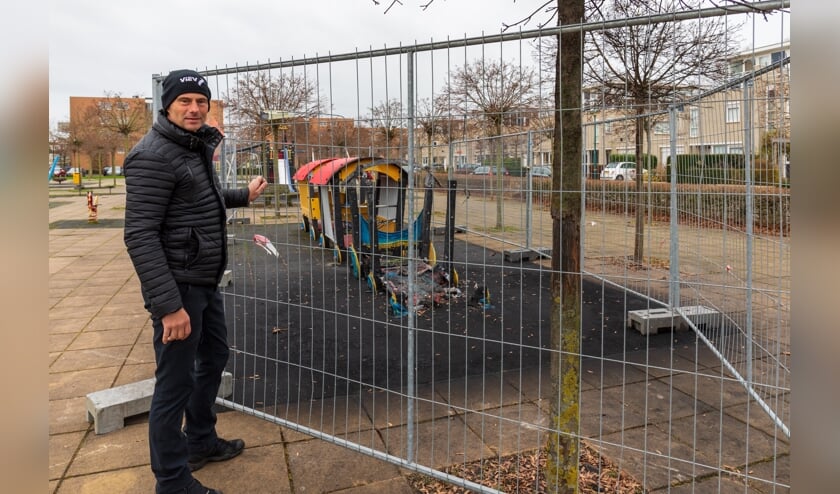 Robbin Vieveen kwam meteen in actie voor een nieuw speeltoestel.
