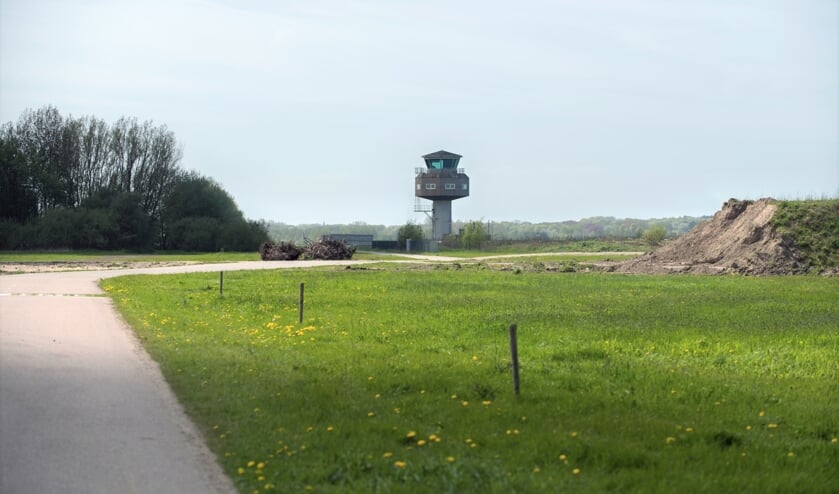 Voormalig Marine Vliegkamp Valkenburg terrein. | Bas Kijzers