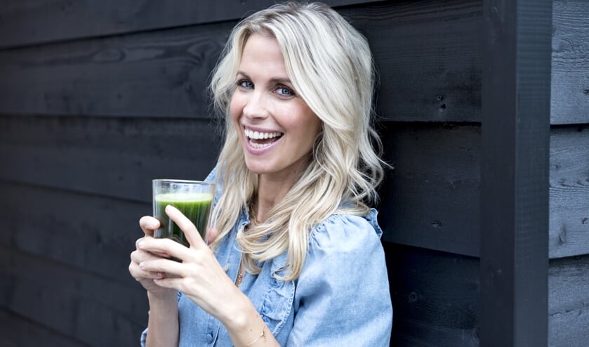 Gezondheidsexpert Vivian Reijs vertelt Noordwijk graag over de nieuwe mogelijkheden om 'kuurdorp' te worden. | Foto: WdL