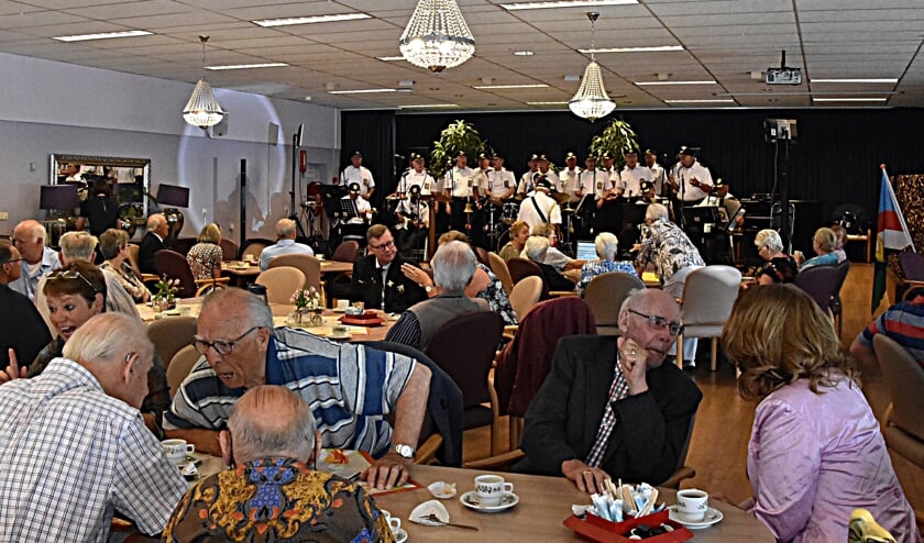 Het 'oude' zeemanskoor Overal zingt tijdens Veteranendag. | Foto: archief