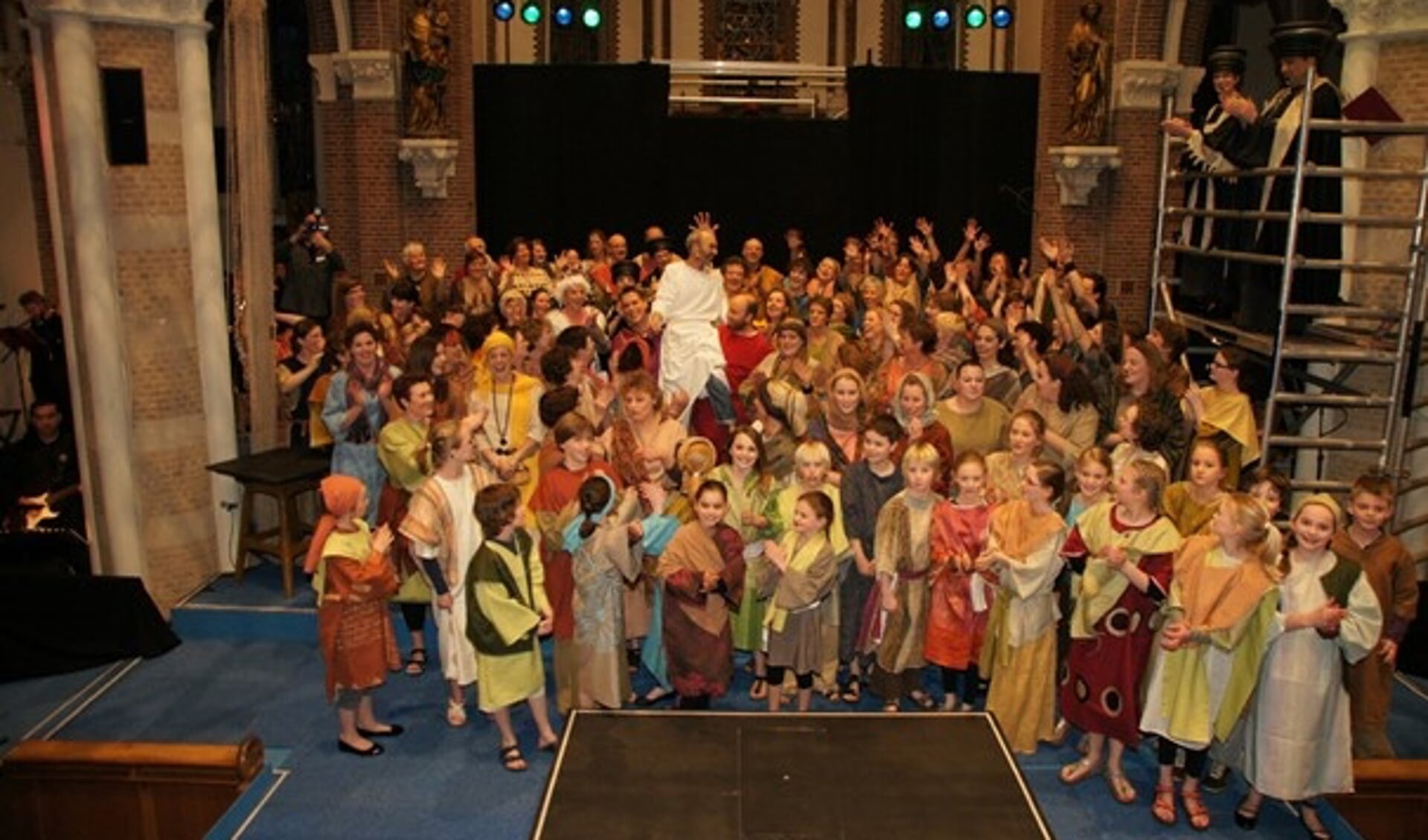 De cast van Jesus Christ Superstar in 2010 in de Bartholomeuskerk. | Foto: pr.